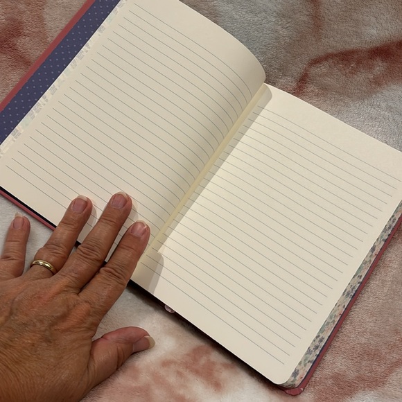 James Burke Busy Bee Pink Writers Journal Notebook Page Saver Ribbon NWT 180pgs - Picture 11 of 16